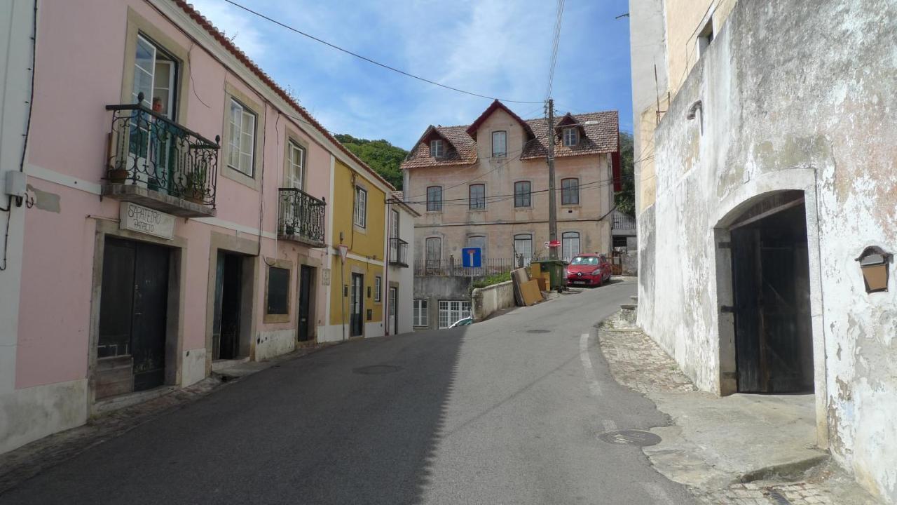 Appartamento Ribeira Dos Marinheiros Amarelo Sintra Esterno foto