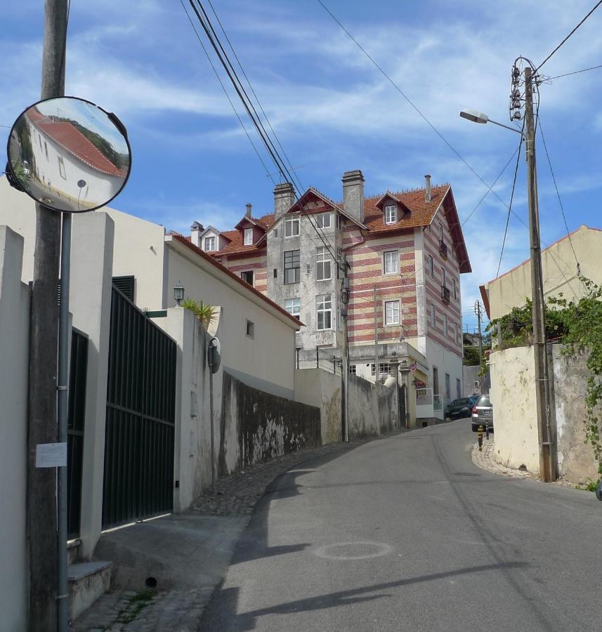 Appartamento Ribeira Dos Marinheiros Amarelo Sintra Esterno foto
